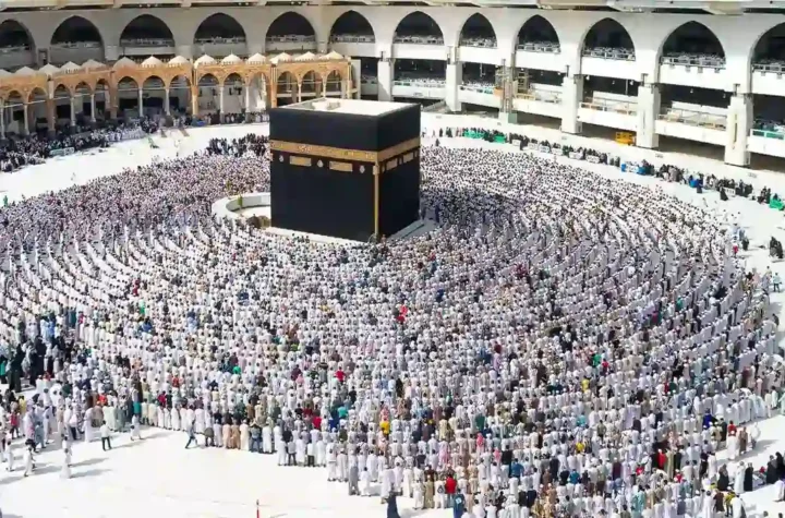How much money to take to umrah from UK